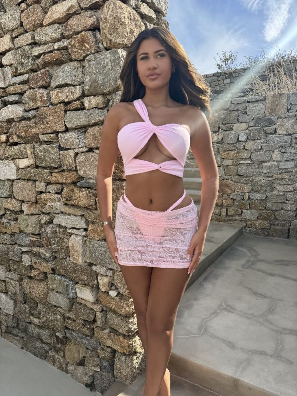 Lace mini skirt